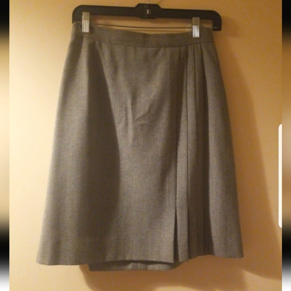 Women's grey pleated skirt sz 12